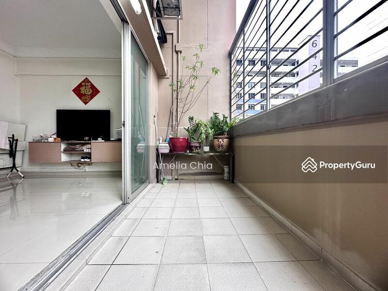 640 Hougang Avenue 8