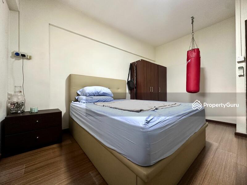 640 Hougang Avenue 8