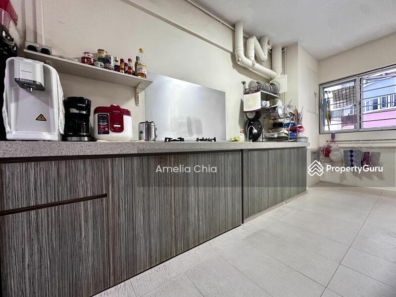 640 Hougang Avenue 8