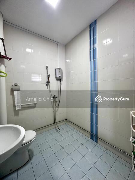 640 Hougang Avenue 8