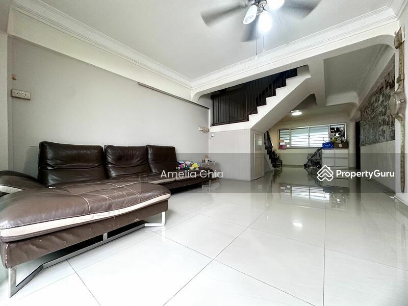 640 Hougang Avenue 8