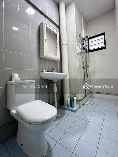 640 Hougang Avenue 8