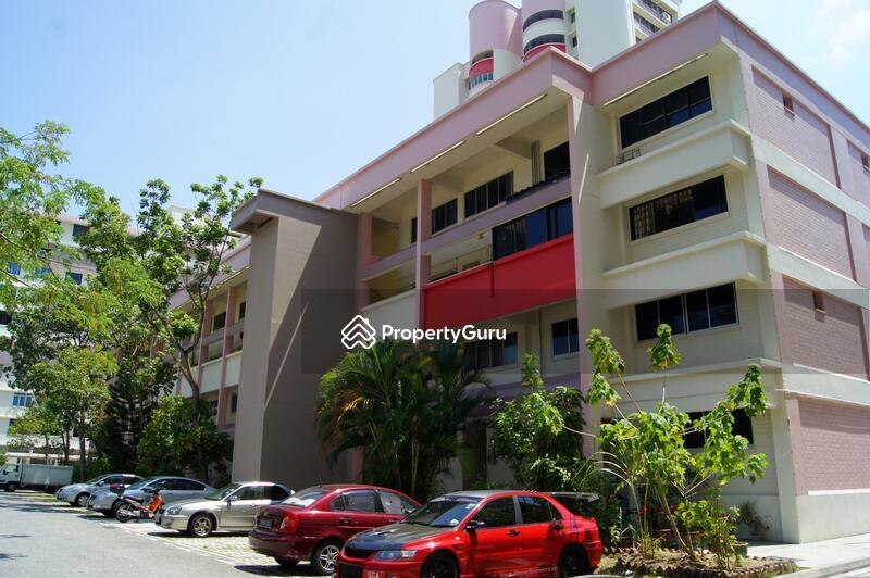 640 Hougang Avenue 8