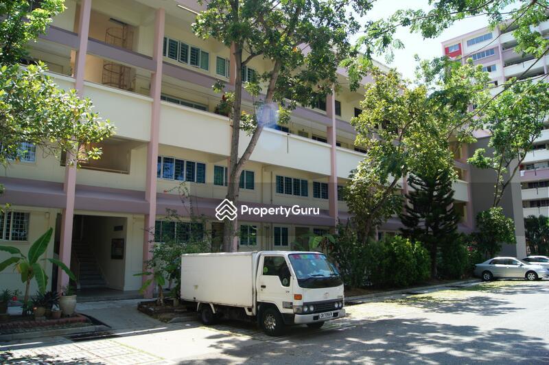 640 Hougang Avenue 8
