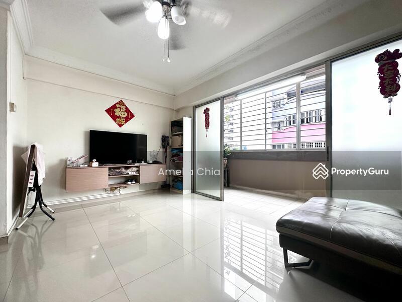 640 Hougang Avenue 8