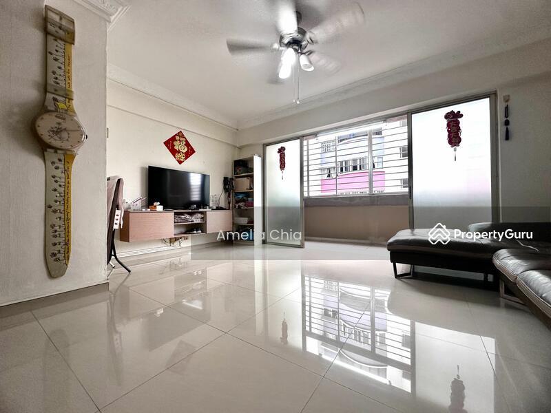 640 Hougang Avenue 8