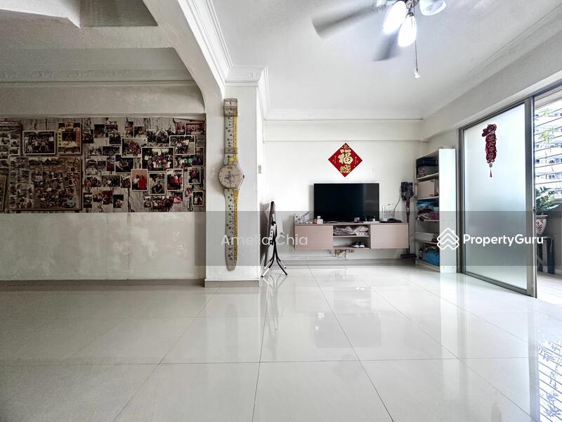 640 Hougang Avenue 8