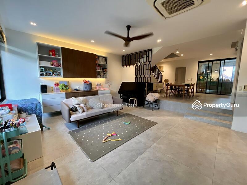 Prop-GPT: Condominium: D11 Newton Mount Rosie Garden