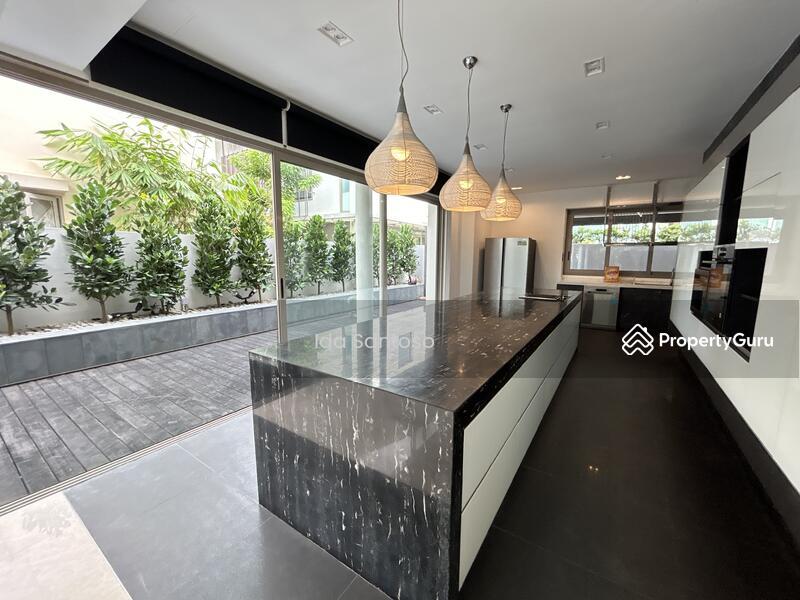 Prop-GPT: Detached: D15 Amber Road Stunning Detached House For Sale-Renovated-Move-in condition.