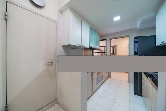 Prop-GPT: Condominium: D22 Boon Lay Lakeholmz