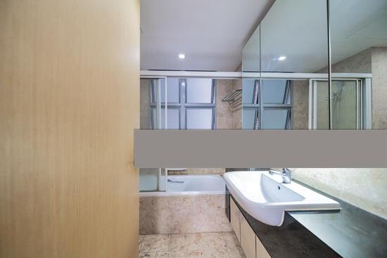 Lakeholmz Condominium For Sale, $1,400,000, 2 Bed 2 Bath 1,023 sqft $1,369.00 psf