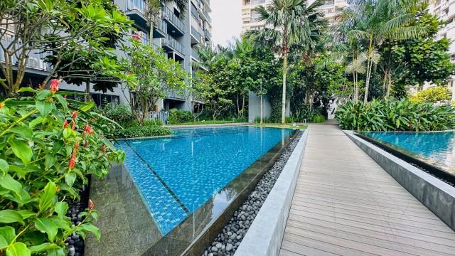 Grandeur Park Residences Condominium For Sale, $1,200,000, 2 Bed 1 Bath 560 sqft $2,143.00 psf