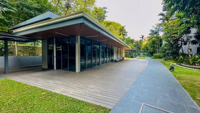 Grandeur Park Residences Condominium For Sale, $1,200,000, 2 Bed 1 Bath 560 sqft $2,143.00 psf