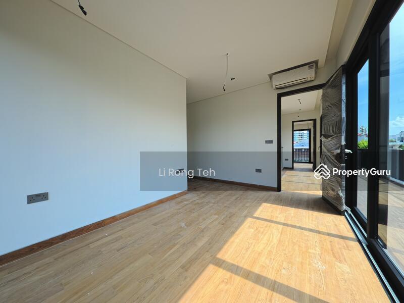  DEALMAKERS  D16 | BRAND NEW BEDOK WALK SEMI D! ATTRACTIVE PSF!