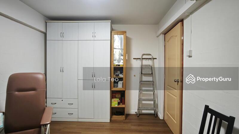 97 Commonwealth Crescent