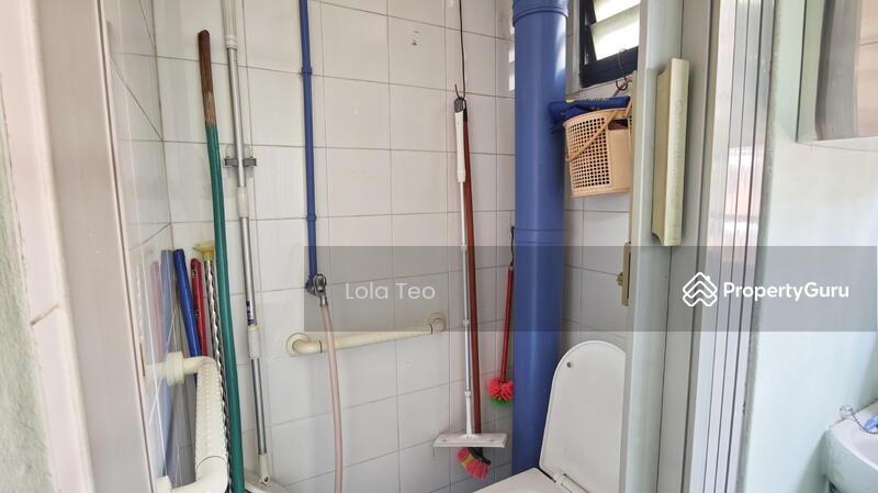 97 Commonwealth Crescent