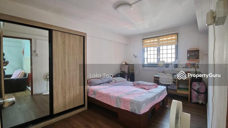 97 Commonwealth Crescent