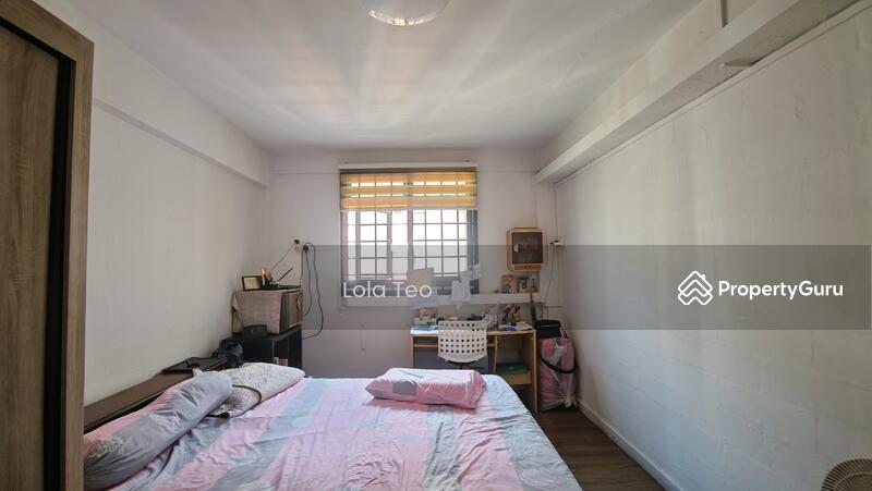 97 Commonwealth Crescent