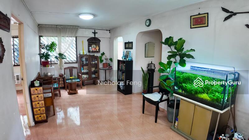 Prop-GPT: HDB Flat: D19 Hougang 617 Hougang Avenue 8