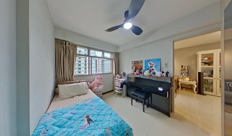 HDB Apartment for Sale: Tampines, D18, 528494