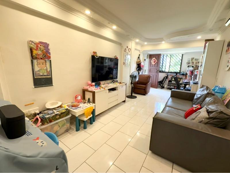 109 Hougang Avenue 1 HDB Apartment For Sale, $500,000, 2 Bed 2 Bath 861 sqft $581.00 psf