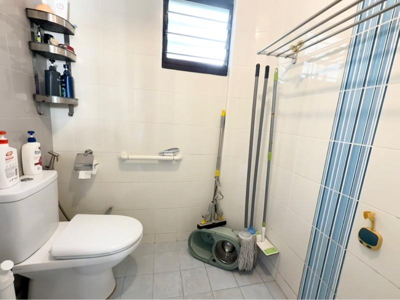109 Hougang Avenue 1 HDB Apartment For Sale, $500,000, 2 Bed 2 Bath 861 sqft $581.00 psf
