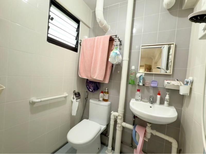 109 Hougang Avenue 1 HDB Apartment For Sale, $500,000, 2 Bed 2 Bath 861 sqft $581.00 psf