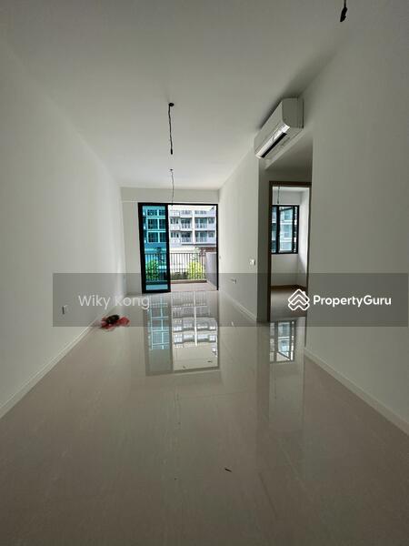 Prop-GPT: Condominium: D18 Tampines Treasure at Tampines