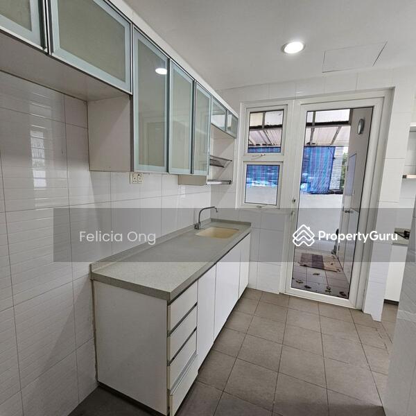 Semi-Detached for Sale: D27, 757399