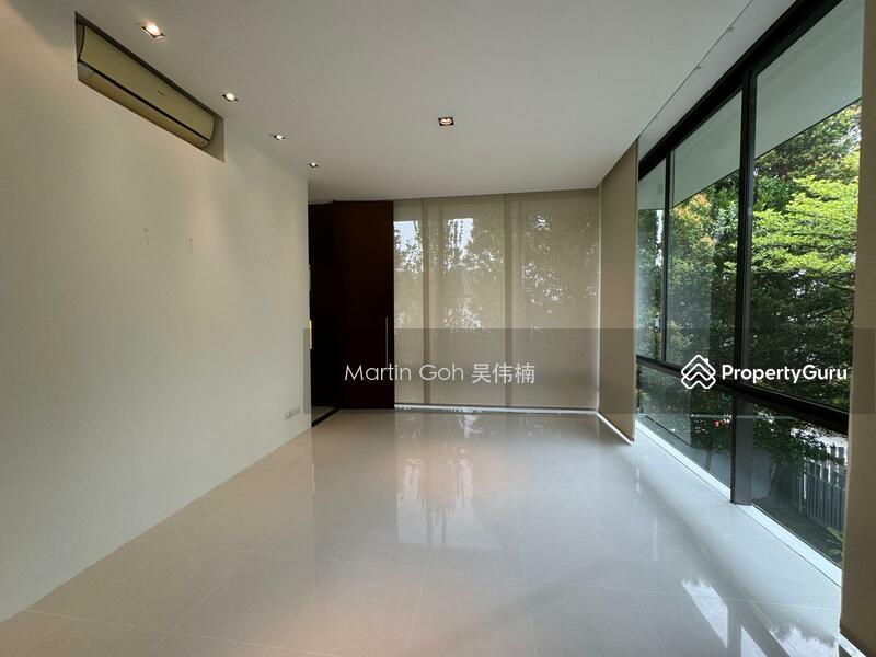 Bungalow - Good Class for Sale: Holland, D10, 278995