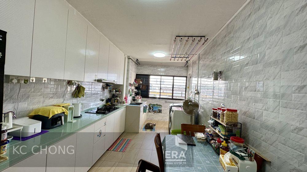 HDB - 2 room for Sale: Bukit Batok Street 21, Bukit Batok, D23, 650217