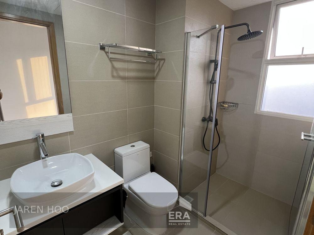 Condominium for Sale: Woodlands Drive 16, Woodlands, D25, 737881