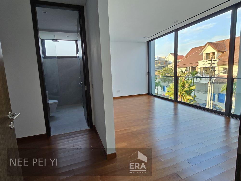 Detached for Sale: Frankel Avenue, D15, 458151