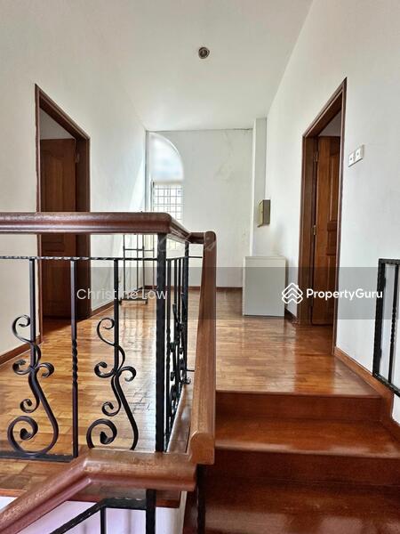 999yr Detached Original 3 storey Jln Merdu/Compassvale LRT/Seng Kang MRT