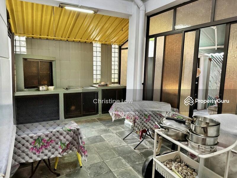 999yr Detached Original 3 storey Jln Merdu/Compassvale LRT/Seng Kang MRT