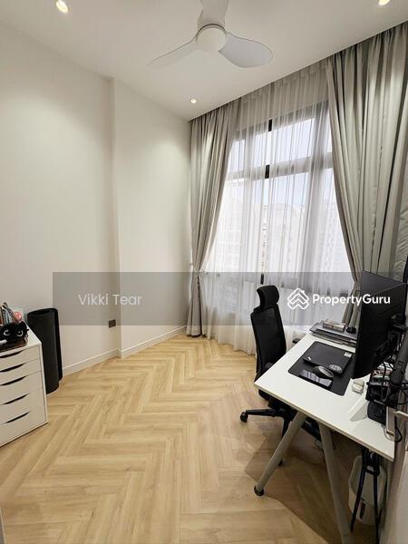 Condominium for Sale: D23, 679522