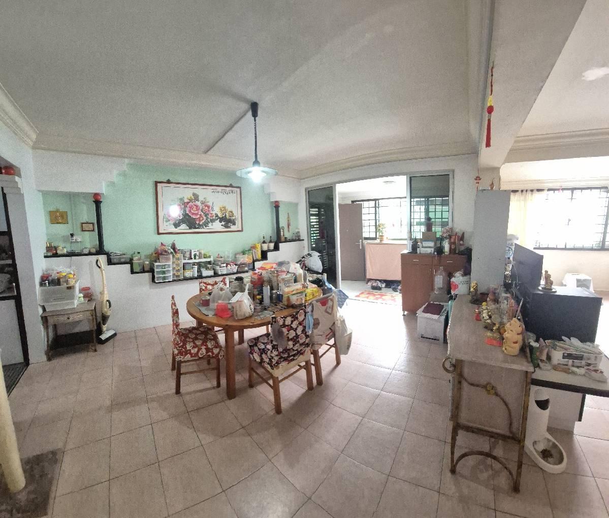 Prop-GPT: HDB Apartment: D19 Serangoon 524 Serangoon North Avenue 4