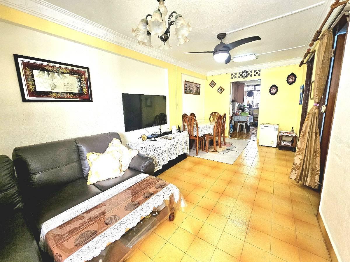 Prop-GPT: HDB Apartment: D10 Holland 2 Ghim Moh Road