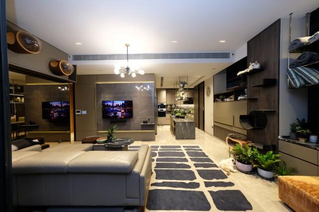 Nouvel 18 Condominium For Sale, $5,340,000, 2 Bed 2 Bath 1,335 sqft $4,000.00 psf