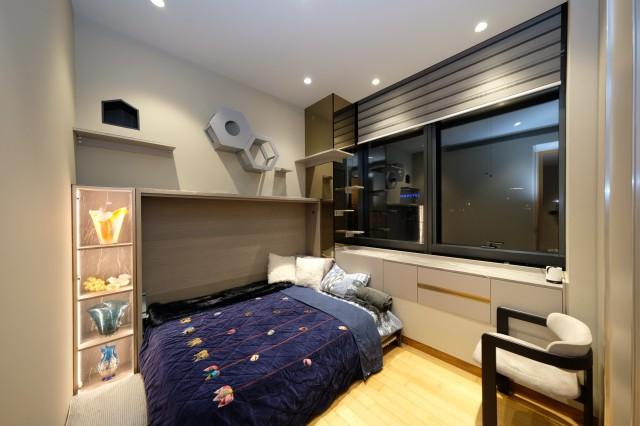 Nouvel 18 Condominium For Sale, $5,340,000, 2 Bed 2 Bath 1,335 sqft $4,000.00 psf