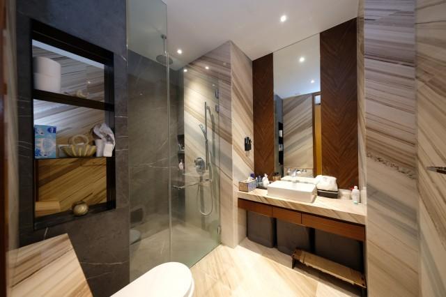 Nouvel 18 Condominium For Sale, $5,340,000, 2 Bed 2 Bath 1,335 sqft $4,000.00 psf