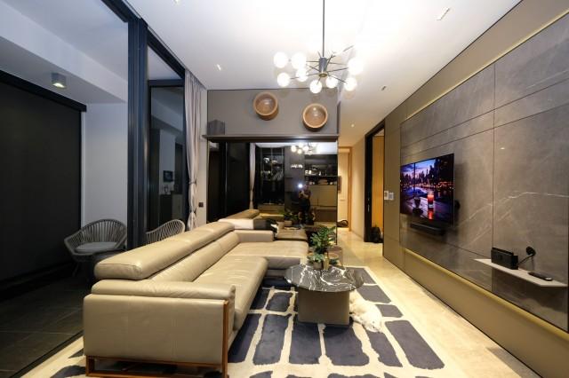 Nouvel 18 Condominium For Sale, $5,340,000, 2 Bed 2 Bath 1,335 sqft $4,000.00 psf