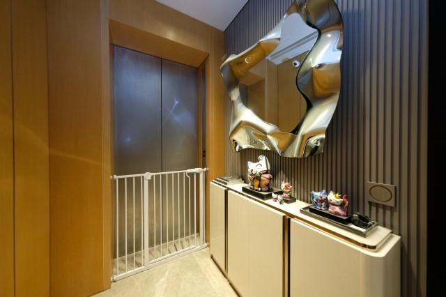 Nouvel 18 Condominium For Sale, $5,340,000, 2 Bed 2 Bath 1,335 sqft $4,000.00 psf