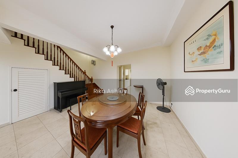 Prop-GPT: Corner Terrace: D19  Rare Freehold Corner Terrace in D19