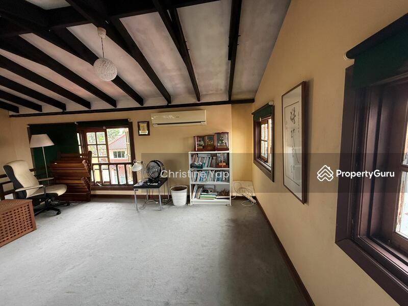 Semi-Detached for Sale: Pasir Ris, D18, 518188