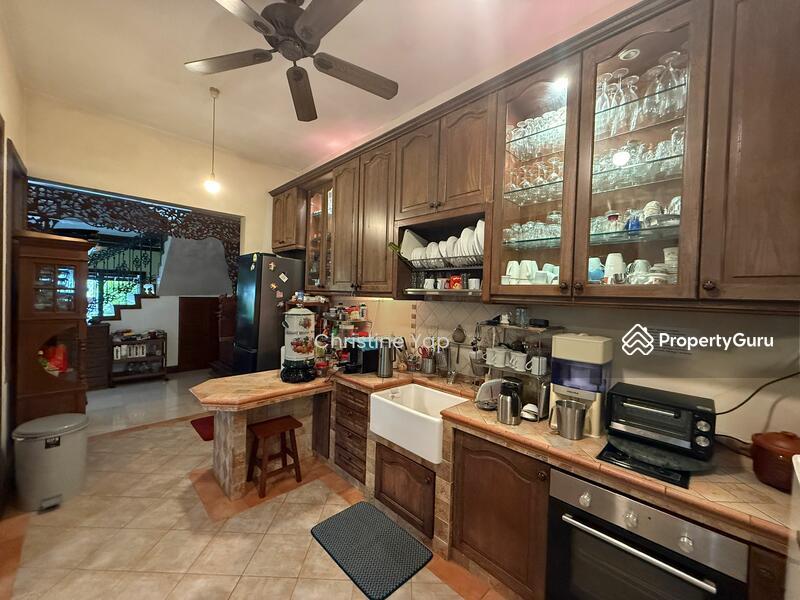 Semi-Detached for Sale: Pasir Ris, D18, 518188