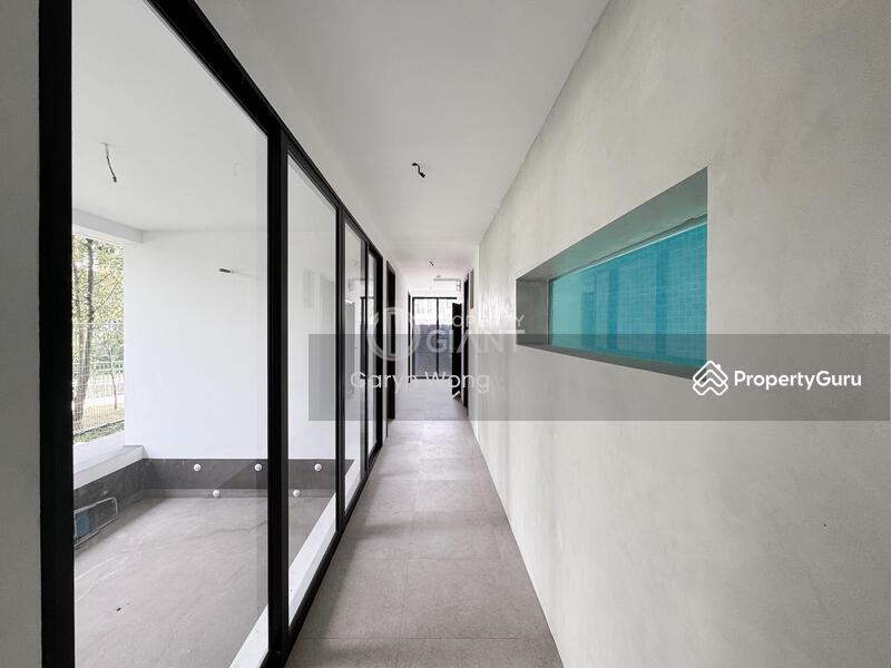 GIANTBrand New 4 Levels Semi-D w Pool & Lift