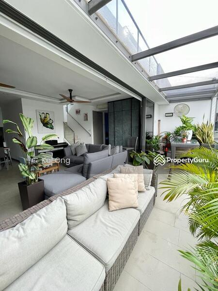 Prop-GPT: Condominium: D18 Pasir Ris Stratum
