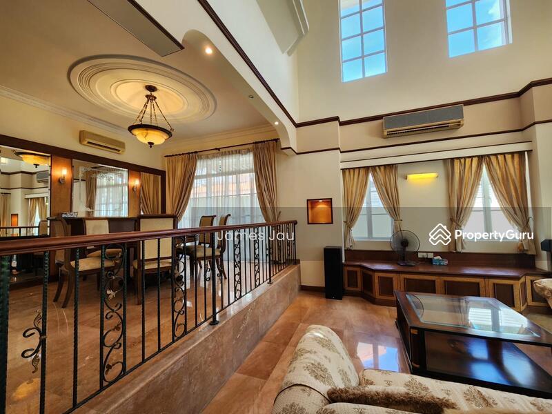 Prop-GPT: Semi-Detached: D14 Kembangan New Listing! 3 Storey Semi D , 11 minutes walk to Kembagan MRT!