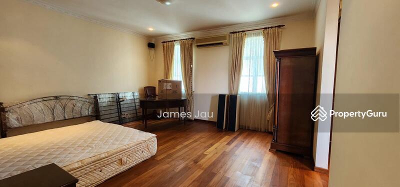 New Listing! 3 Storey Semi D , 11 minutes walk to Kembagan MRT!